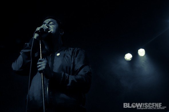 ††† Crosses band